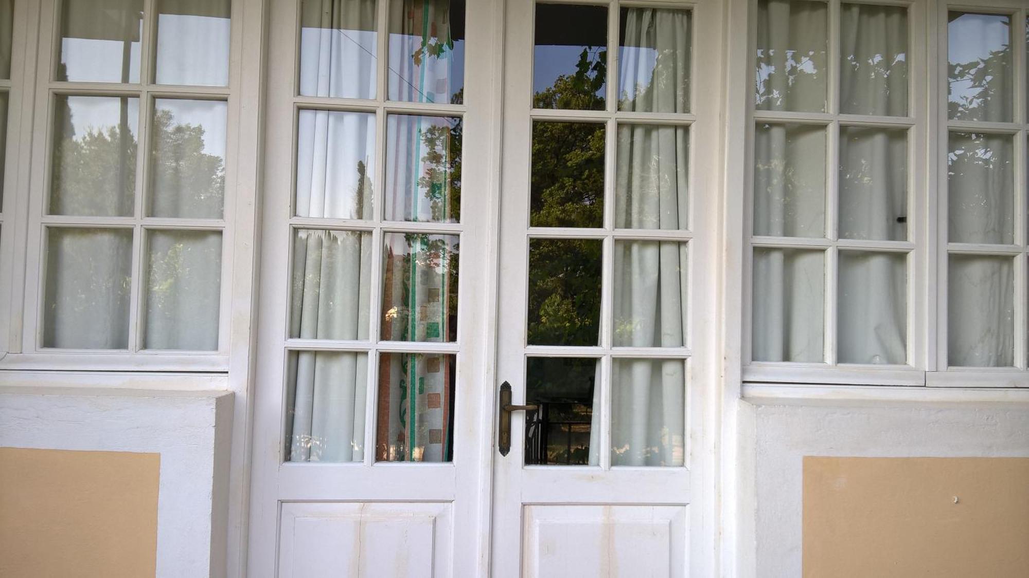 Salvanos Residence Ipsos Bilik gambar